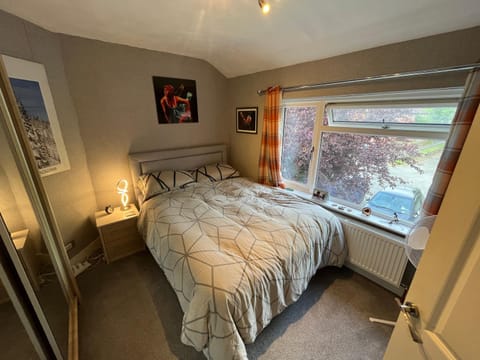 Immaculate House for Professionals 2020 Renovation Bed and Breakfast in Farnborough