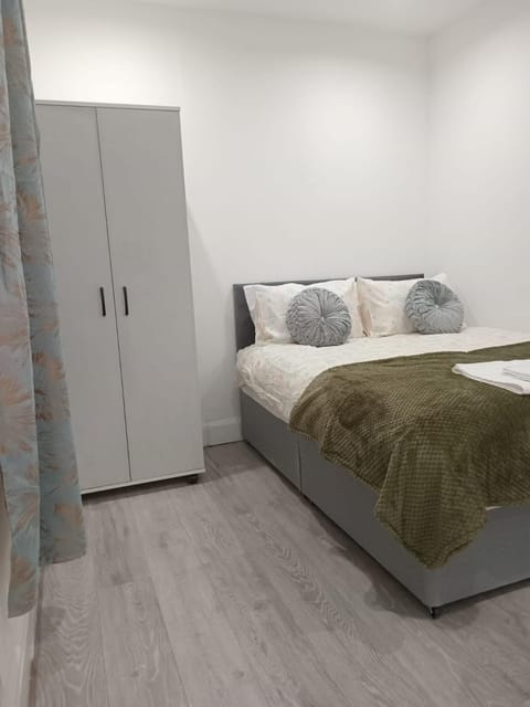 Good priced double bed rooms in harrow with shared bathrooms Bed and Breakfast in Harrow
