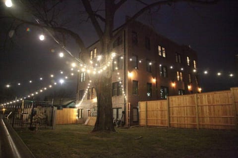 The Teak Follow, beautiful brick enclosed space Apartment in Tulsa