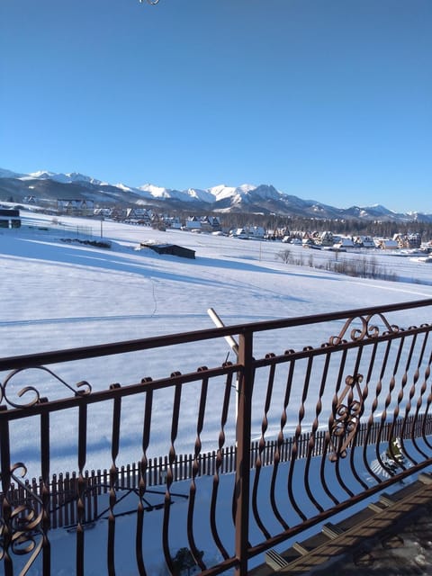 View (from property/room), Balcony/Terrace, Mountain view