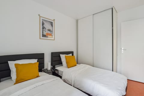 Chic and spacious apartment with balcony Apartamento in Vitry-sur-Seine