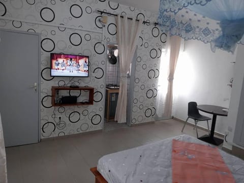 Chambre ventillée Condo in Douala