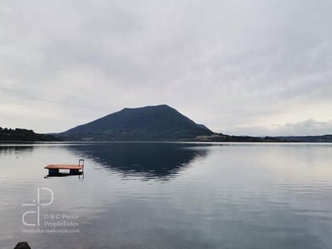 Casa Lago Riñihue, región de Los Ríos House in Los Ríos, Chile