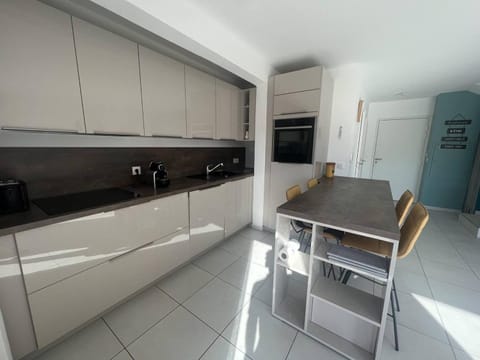 Appartement T3 climatisé avec terrasse à La Ciotat – Idéal pour 4-5 personnes, proche du Vieux Port - FR-1-770-4 Apartment in La Ciotat