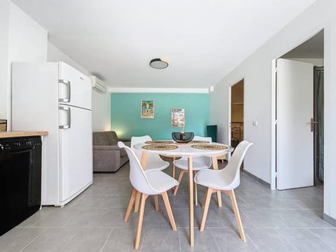 Havre de paix entre nature et mer, T2 refait à neuf, climatisé, idéal pour 4! - FR-1-770-18 Apartment in La Cadière-d'Azur