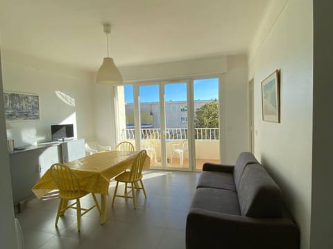 Appartement Cosy à 10m de la Plage - Tout Équipé, Parking Gratuit, 4 Pers. - FR-1-770-12 Apartment in La Ciotat