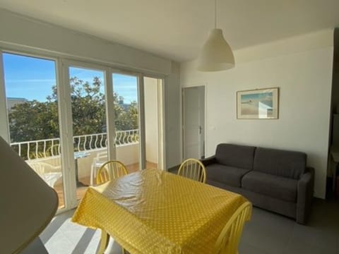 Appartement Cosy à 10m de la Plage - Tout Équipé, Parking Gratuit, 4 Pers. - FR-1-770-12 Apartment in La Ciotat