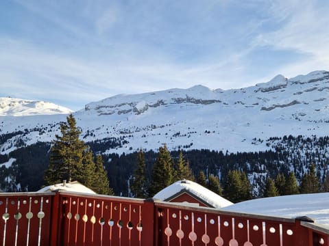 Chalet lumineux à Flaine · Poêle à bois · WIFI illimité · Garage · Proche pistes et commerces - FR-1-425-210 Chalet in Arâches-la-Frasse