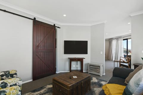 Chic And Cosy - Nelson Holiday Home Casa in Nelson