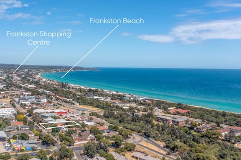 Nearby landmark, Natural landscape, Beach