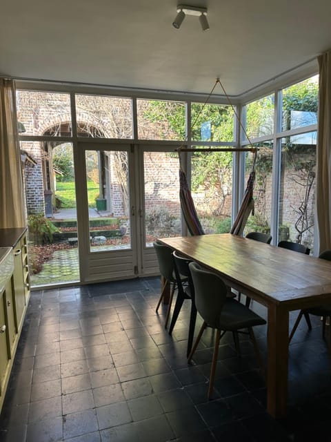 Patio, Dining area