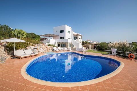 Property building, Day, Natural landscape, Pool view, Swimming pool, Swimming pool, sunbed