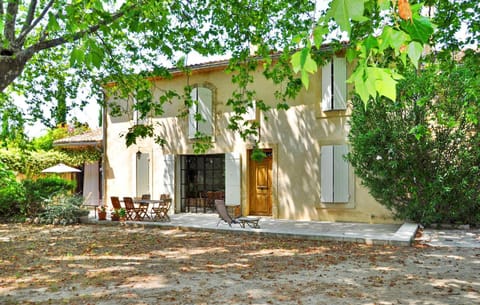 Les Vergers House in Cavaillon