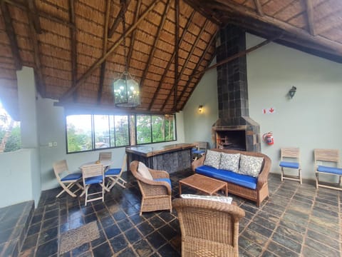 60 on Monica, 6 Bedroom Lesedi Lodge, Hartbeespoort House in Gauteng