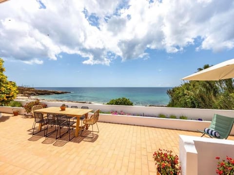 Majestic Oceanfront Retreat - 4 Bedrooms - Fantastic Frontline Location - Direct Access To The Sea And Beach - Praia da Luz Villa in Luz