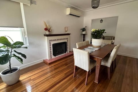 Delightful Home with Amazing city views! House in Marrickville