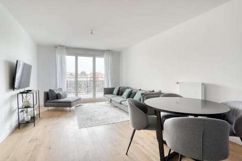 Comme chez vous Apartment in Suresnes