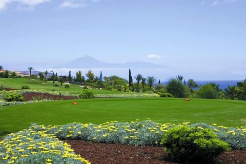 Nearby landmark, Spring, Day, Natural landscape, Garden, Golfcourse, Minigolf, Garden view, Mountain view, Sea view