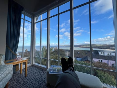 View (from property/room), Photo of the whole room, Decorative detail, Seating area, Sea view