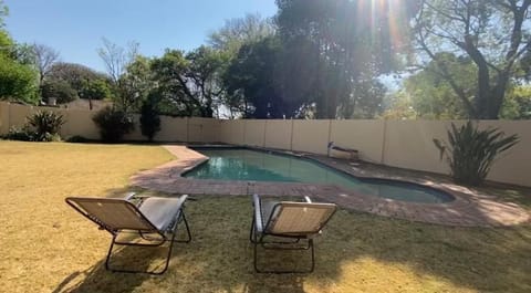 DMpire Suite Bed and Breakfast in Sandton