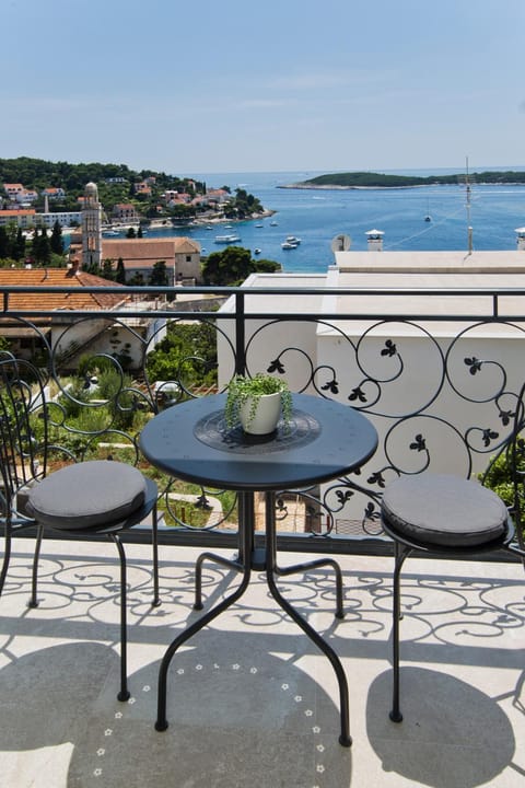 Natural landscape, View (from property/room), Balcony/Terrace, Sea view