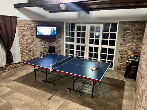 Game Room, Table tennis, Living room