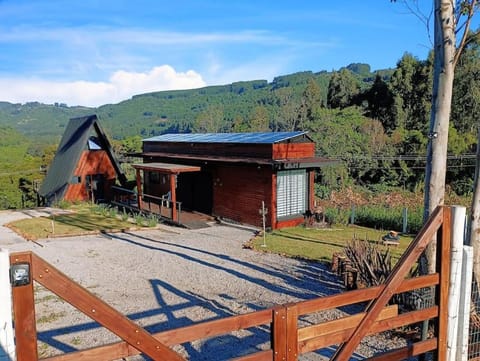 Casinha na serra para até 4 pessoas Chalet in Nova Petrópolis