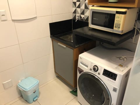 minibar, washing machine