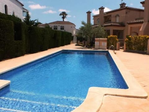 Magnífica casa adosada cerca de la playa con piscina comunitaria y jardín privado - ES-9-161 House in Miami Platja