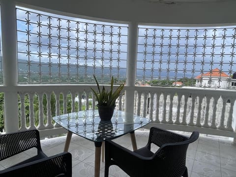 Skyline Suites Sunset Room home House in Montego Bay