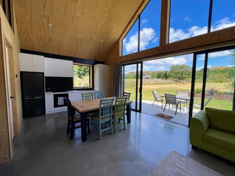 Mill Creek Cottage Chalet in Arrowtown