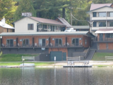Pine Knoll Hotel Lakeside Lodge & Cabin Motel in Old Forge