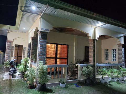 Regina Vacation House House in Central Visayas