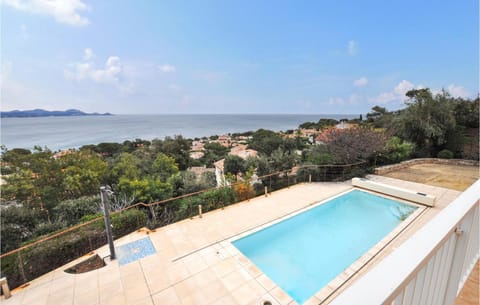 Awesome Home In Roquebrune-sur-argens With Wi-fi Casa in Roquebrune-sur-Argens