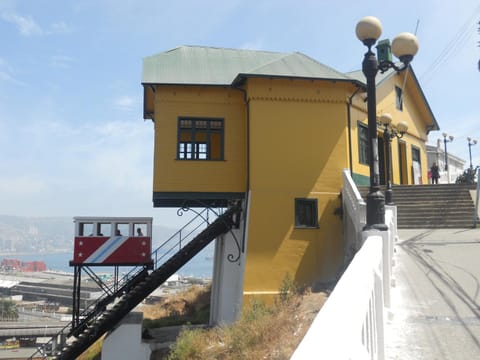 se arrienda casa en Valparaíso Cerro Barón House in Valparaiso