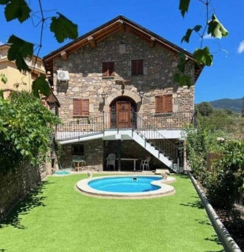 Property building, Patio, Day, Mountain view, Pool view