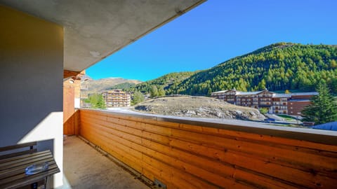 Chalets du Verdon 2204 Appt ski au pied 6 pers Condo in Allos