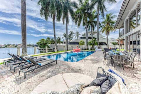 VillaKey- LUXE Waterfront Villa 5Min to Beach House in Fort Lauderdale