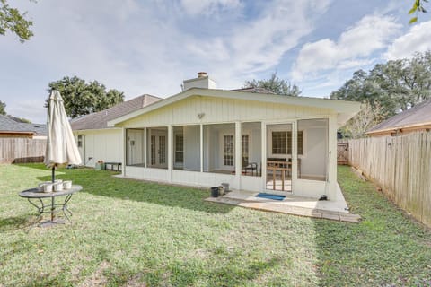 Houston Home with Screened Porch, Near Sugar Land! Haus in Mission Bend