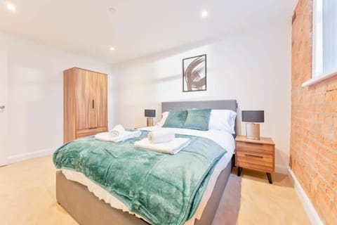 Stylish 2 Bed Apartment in Burton-on-Trent Copropriété in Burton upon Trent