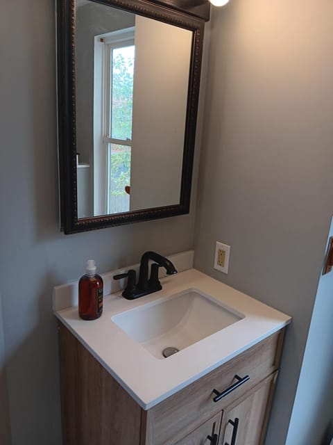 The Residence Room # 2 at The West End *NEW Private Room Close to Downtown Vacation rental in Providence