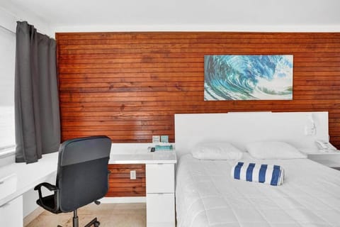 Waves Beach Town Studio Apartment Apartment in Pompano Beach