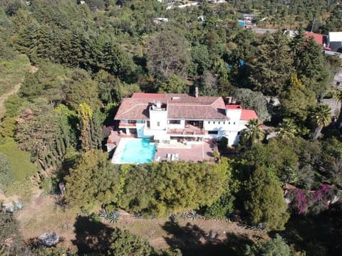 La Casa Grande en Amola Malinalco House in State of Morelos