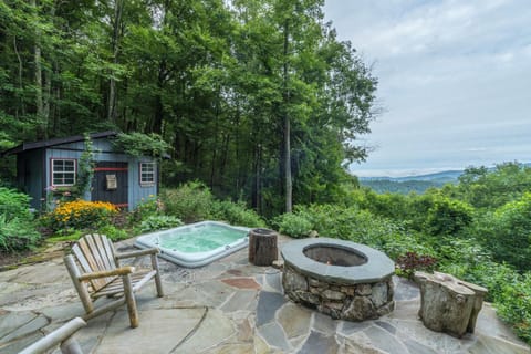 Blue Ridge Bliss Gorgeous home with hot tub & stunning views House in Swannanoa