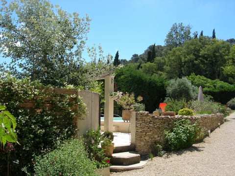 Mas Calbret Bed and Breakfast in Tarascon