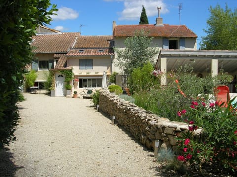 Mas Calbret Bed and Breakfast in Tarascon