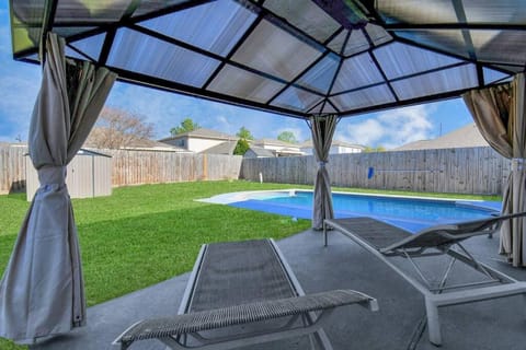 Tranquil 4-BR Oasis With Pool & Backyard Bliss! Maison in Cypress