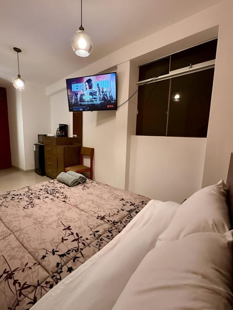 TV and multimedia, Coffee/tea facilities, minibar, oven, towels