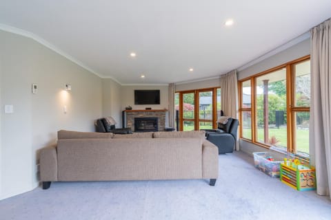 Worsley Wonder - Te Anau Holiday Home House in Te Anau