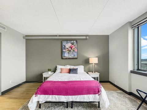 Modern Studio - Walk To Wells Fargo Arena Apartment in Des Moines